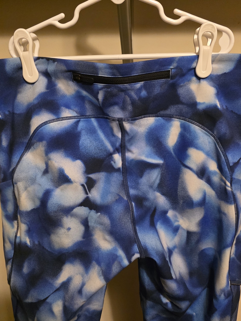 lululemon navy and white abstract print leggings (size 8) - Picture 2 of 7